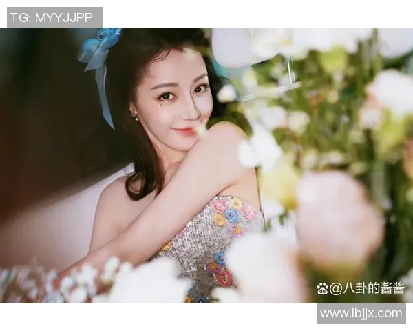 迪丽热巴与外国足球球星共度时光 引发社交媒体热议与粉丝关注